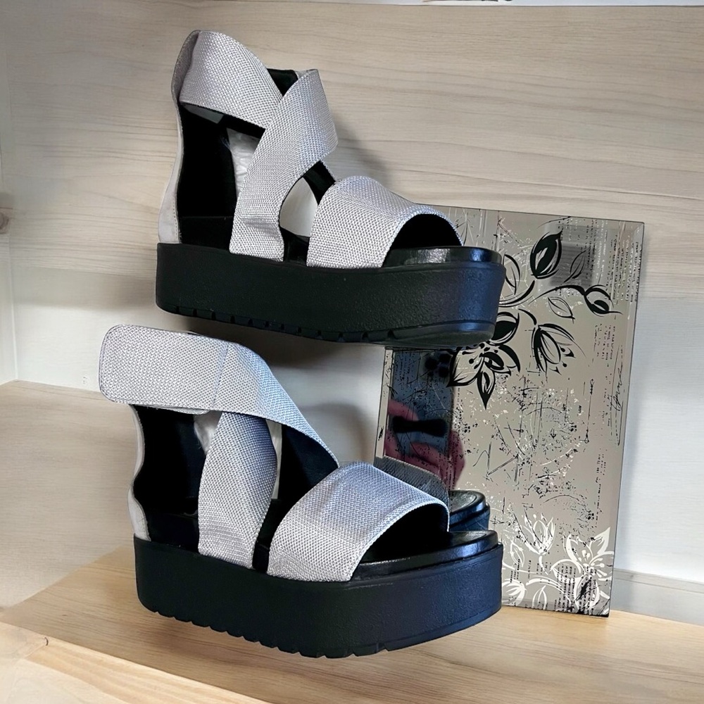 Shelly’s London- Kyler Platform Sandals with Straps Silver Black- 37/7